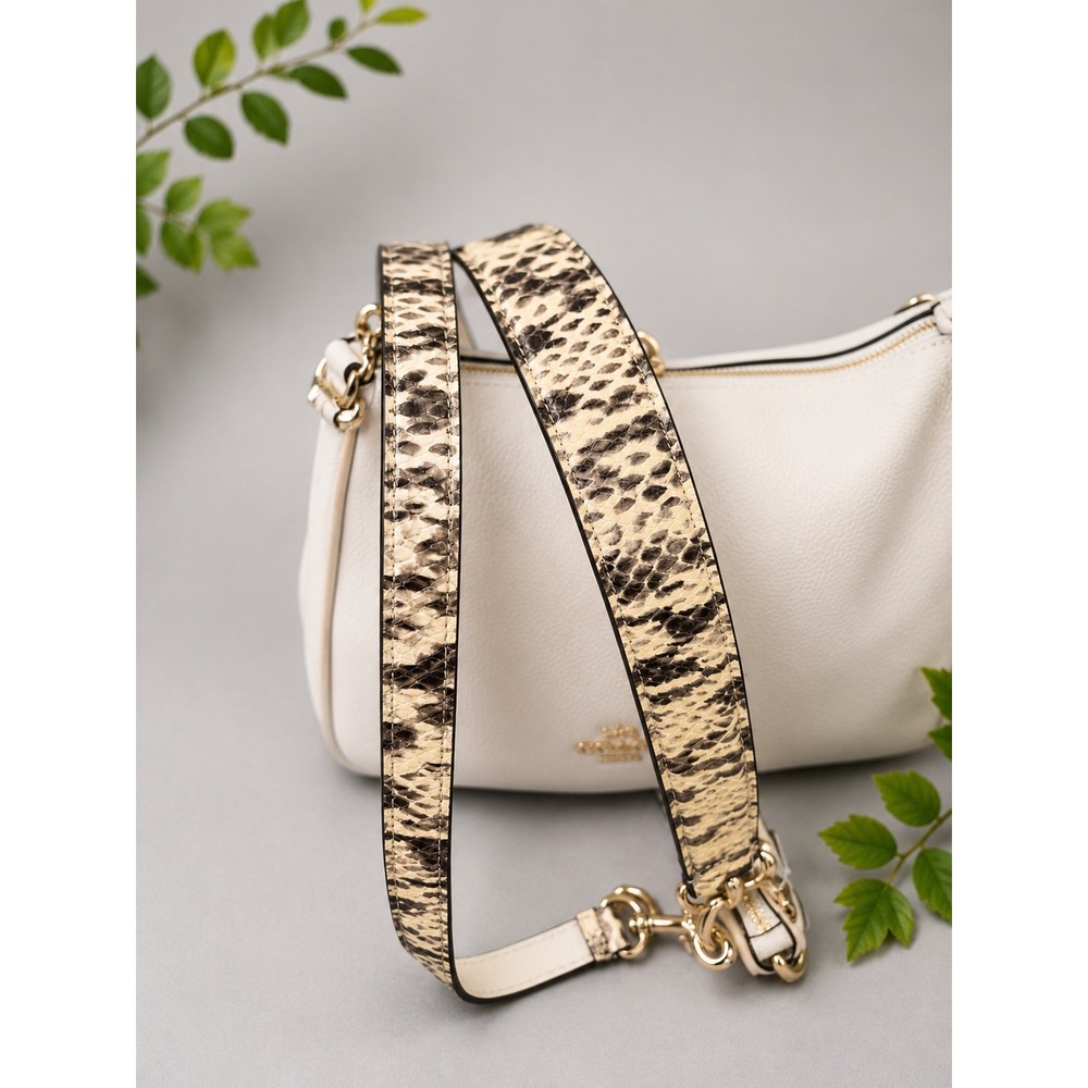 C208 Coach Mia crossbody - Picture 3 of 8